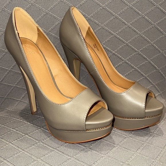 Peep Toe Pumps Platform High Heels Women’s Size 6 Warm Grey Beau & Ashe - Picture 10 of 10